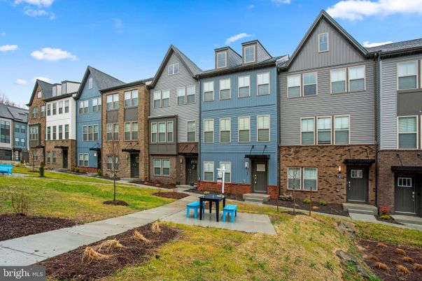 Exterior, Facade, Brick Facade, Rowhouse