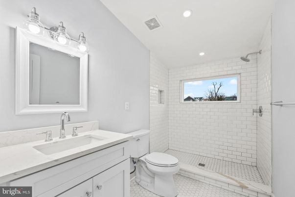 Bathroom, Interior, Recessed Lighting