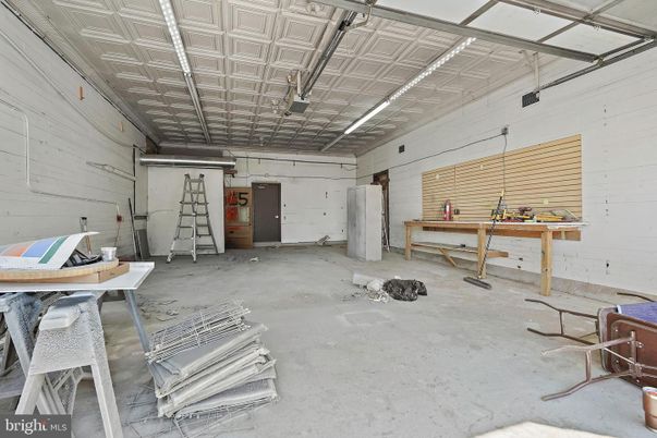 Garage, Interior