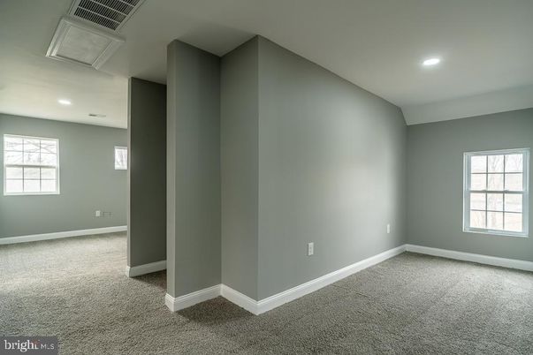 Empty room, Interior, Recessed Lighting