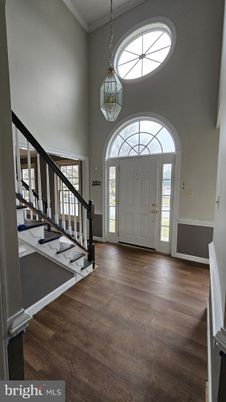 Interior, Pendant Lights, Wood Texture Flooring