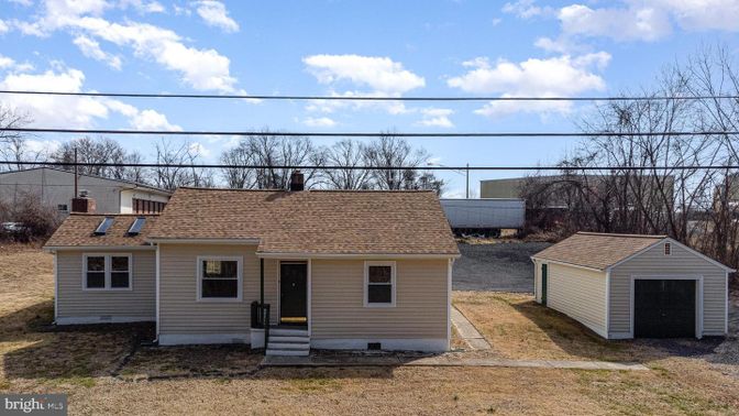 Detached Garage, Exterior, Solar Panels