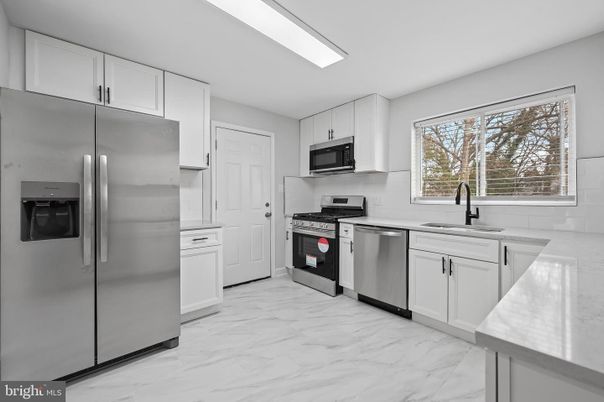 Interior, Kitchen, Marble, Stainless Steel Appliances