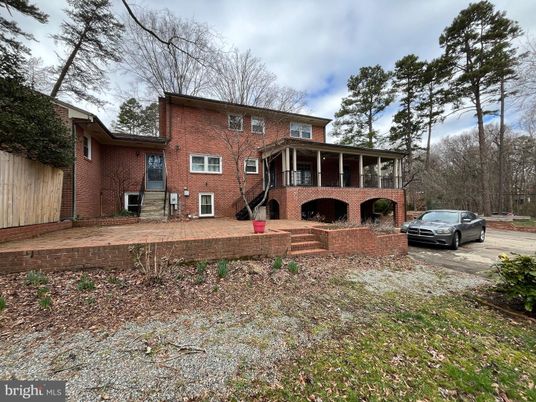 Backyard, Exterior, Facade, Brick Facade, Log Home