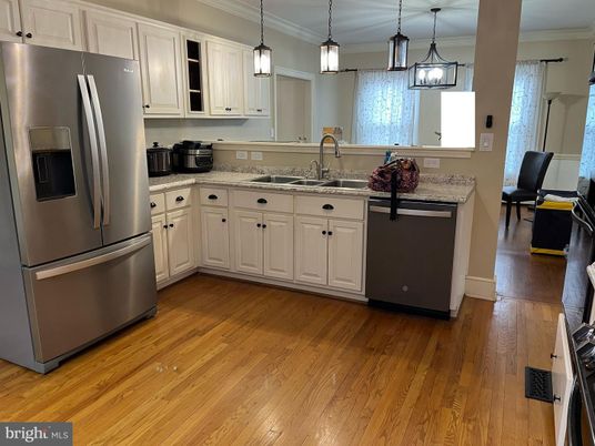 Interior, Kitchen, Pendant Lights, Wood Texture Flooring