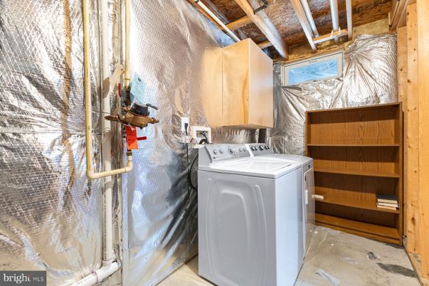 Interior, Washer, Wooden Beams, Wooden Ceilings