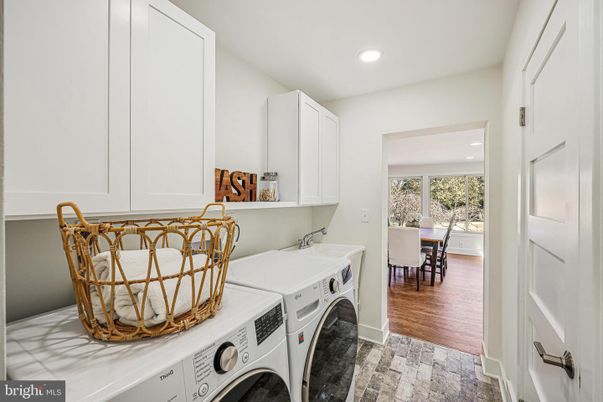 Dining room, Interior, Recessed Lighting, Washer, Wood Texture Flooring