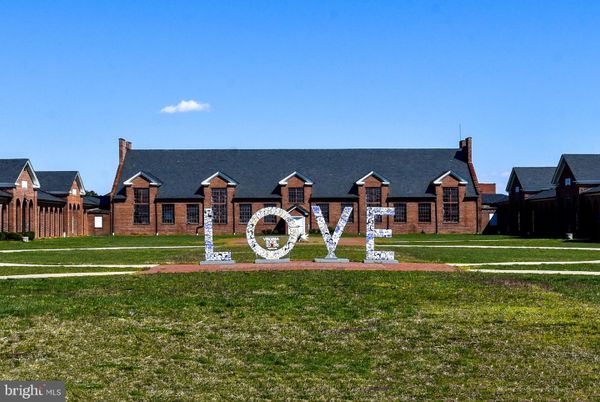 Exterior, Facade, Brick Facade, Cape Cod