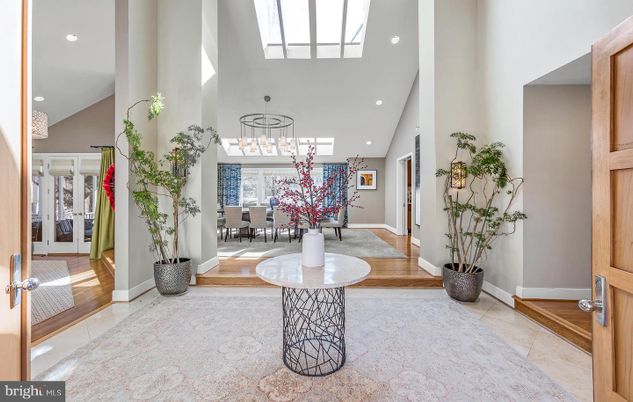 Chandelier, Dining room, Interior, Pendant Lights, Recessed Lighting, Wood Texture Flooring