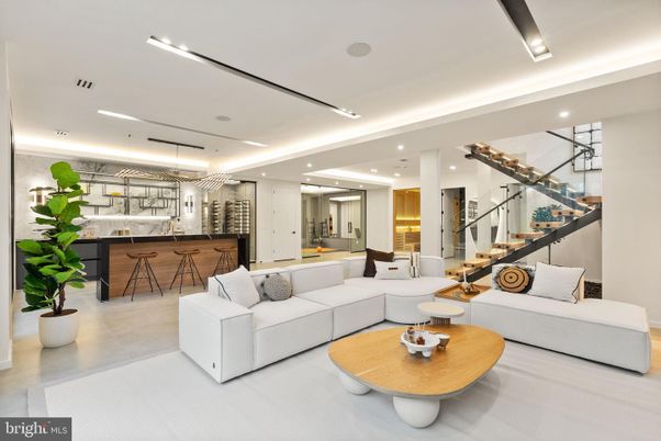 Interior, Living room, Pendant Lights, Recessed Lighting, Wine Storage