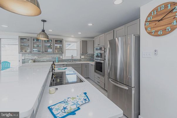 Interior, Kitchen, Pendant Lights, Recessed Lighting, Stainless Steel Appliances