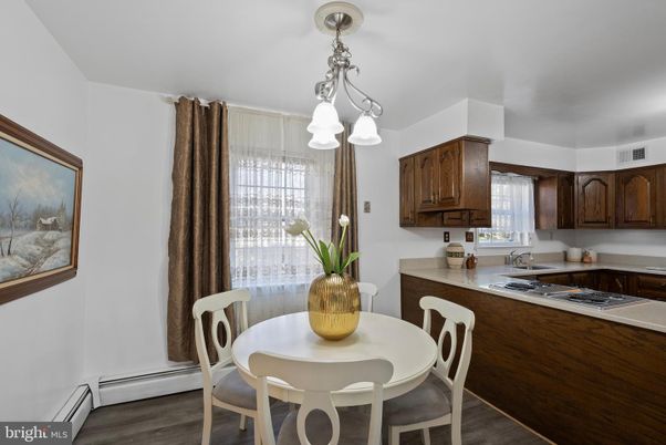 Chandelier, Dining room, Interior, Kitchen, Wood Texture Flooring