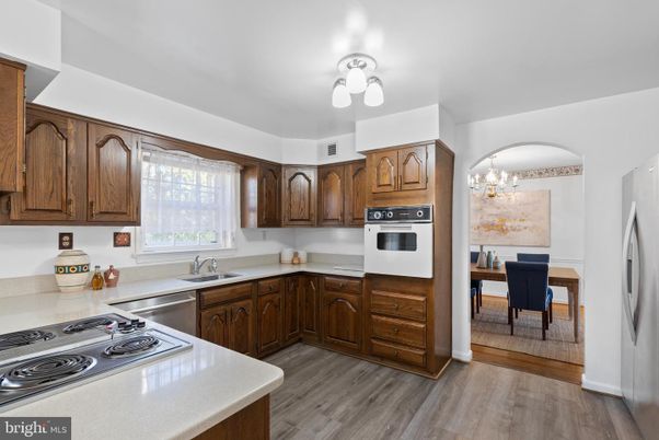 Chandelier, Dining room, Interior, Kitchen, Wood Texture Flooring