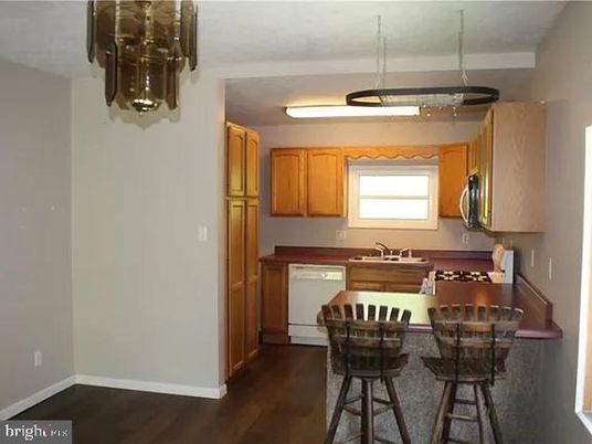 Interior, Kitchen, Pendant Lights, Wood Texture Flooring