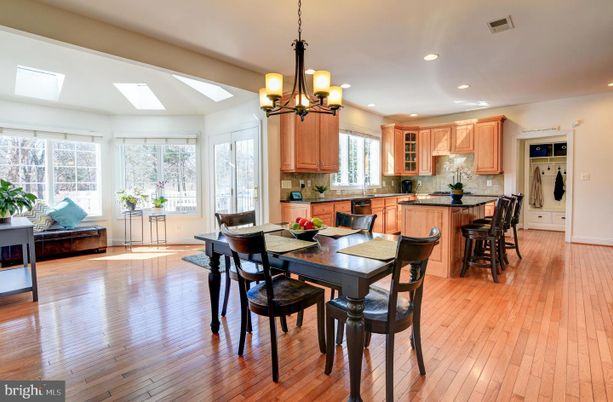 Chandelier, Dining room, Interior, Kitchen, Recessed Lighting, Wood Texture Flooring