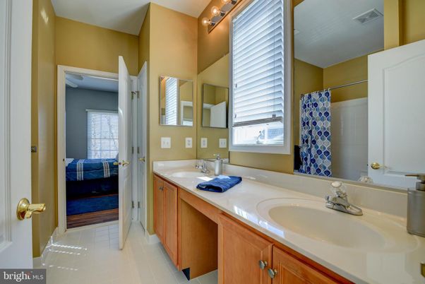 Bathroom, Dual Sink Vanities, Interior