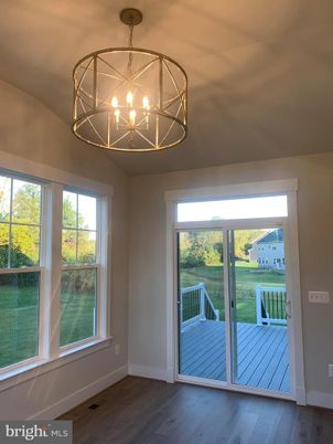 Interior, Pendant Lights, Wood Texture Flooring