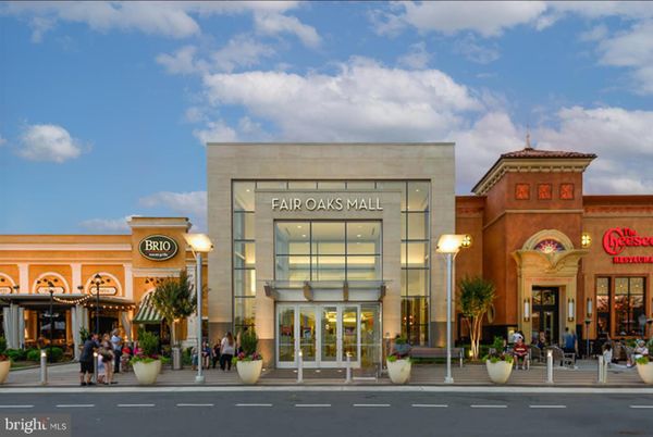 Exterior, Facade, Modern