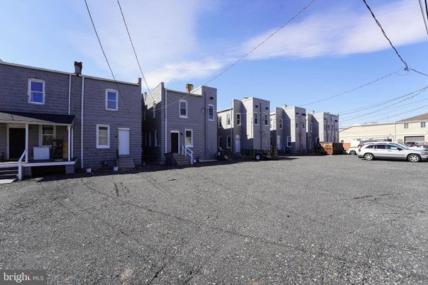 Backyard, Exterior, Facade, Rowhouse