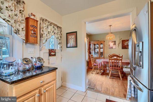 Chandelier, Dining room, Interior, Kitchen, Wood Texture Flooring