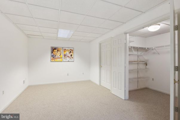 Empty room, Interior, Walk-in Closets