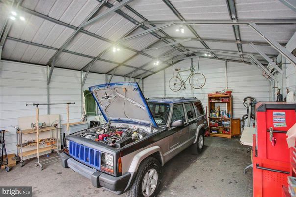 Garage, Interior