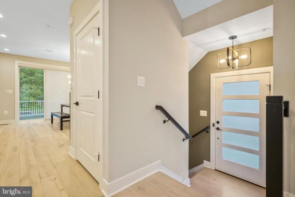 Interior, Pendant Lights, Recessed Lighting, Wood Texture Flooring