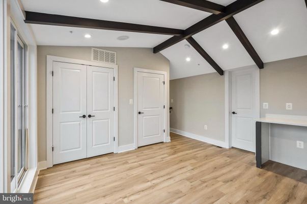Empty room, Interior, Recessed Lighting, Wooden Beams, Wood Texture Flooring