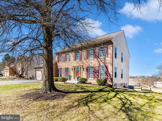 Attached, Backyard, Exterior, Facade, Georgian