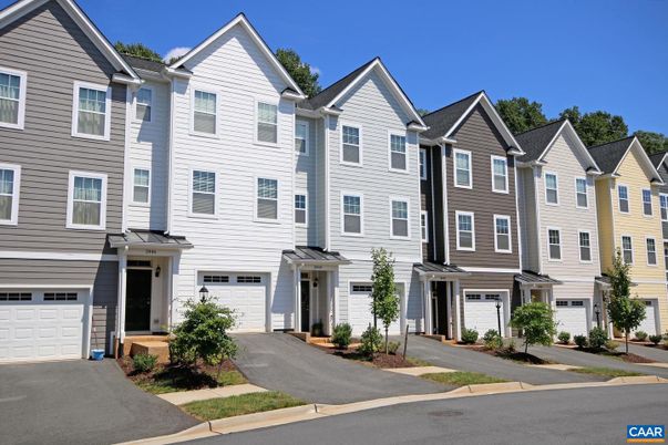 Attached, Exterior, Facade, Rowhouse