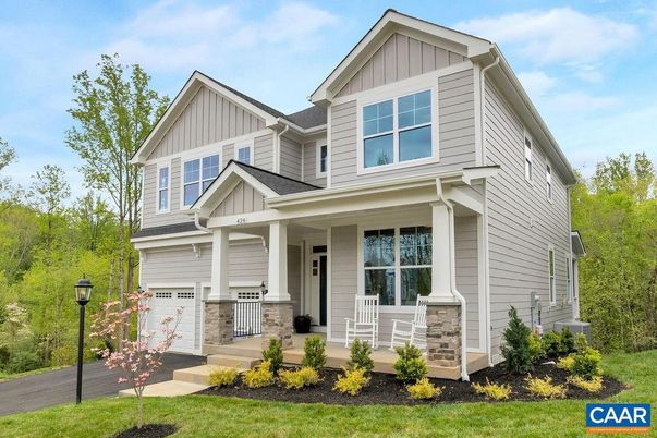 Attached, Exterior, Facade, Farmhouse