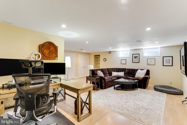 Home Office, Interior, Living room, Recessed Lighting, Wood Texture Flooring