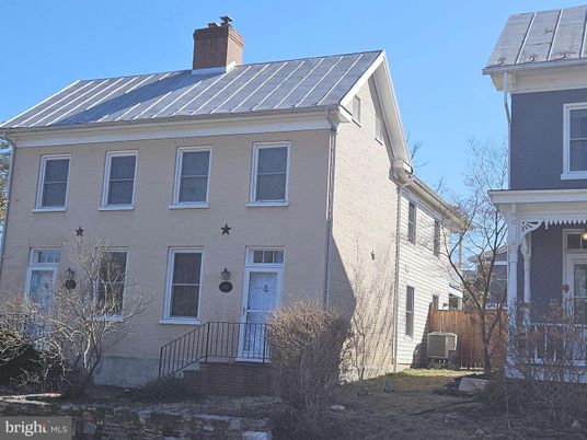 Exterior, Facade, Georgian
