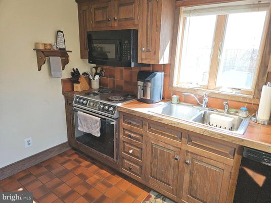 Interior, Kitchen, Tile Countertops