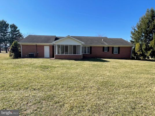 Attached, Backyard, Exterior, Facade, Brick Facade, Ranch