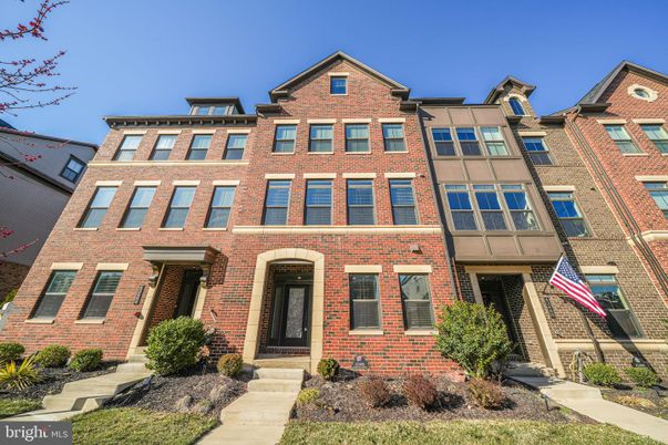 Exterior, Facade, Brick Facade, Rowhouse