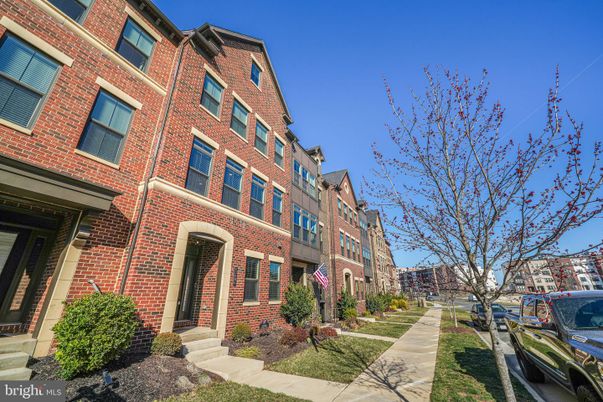 Exterior, Facade, Brick Facade, Rowhouse