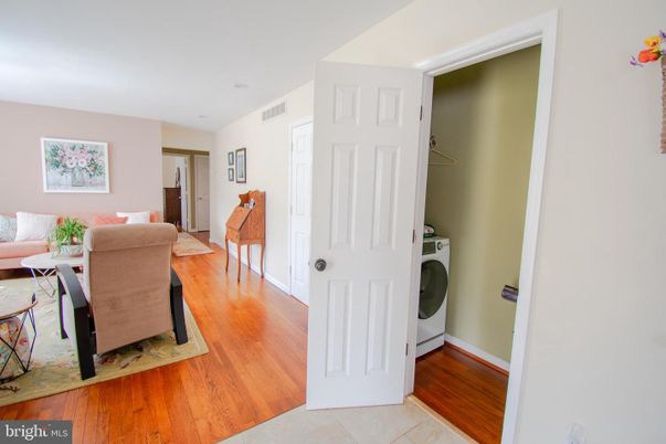 Interior, Utility Closets, Washer, Wood Texture Flooring