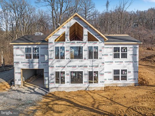 Exterior, Facade, Farmhouse