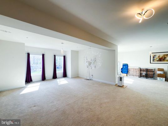 Empty room, Interior, Pendant Lights