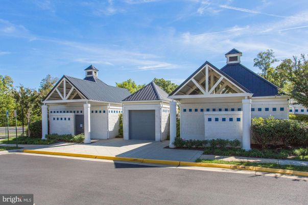 Attached, Detached Garage, Exterior, Facade, Farmhouse