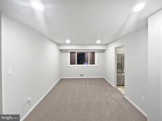 Empty room, Interior, Recessed Lighting