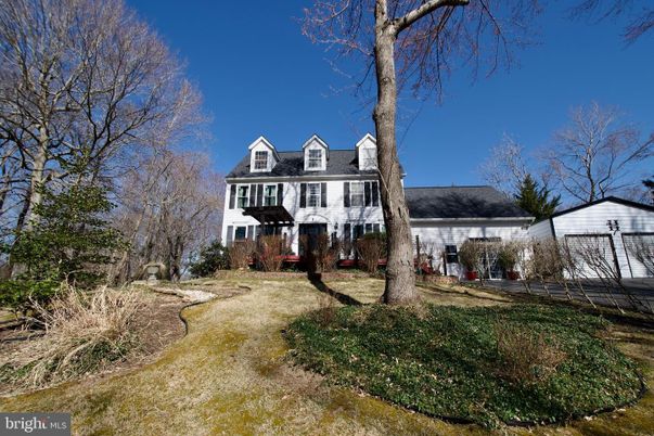 Backyard, Exterior, Facade, Georgian