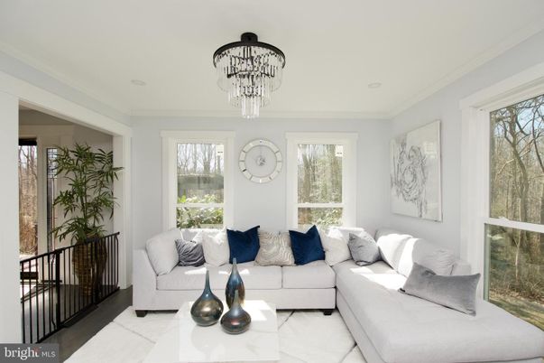 Chandelier, Interior, Living room