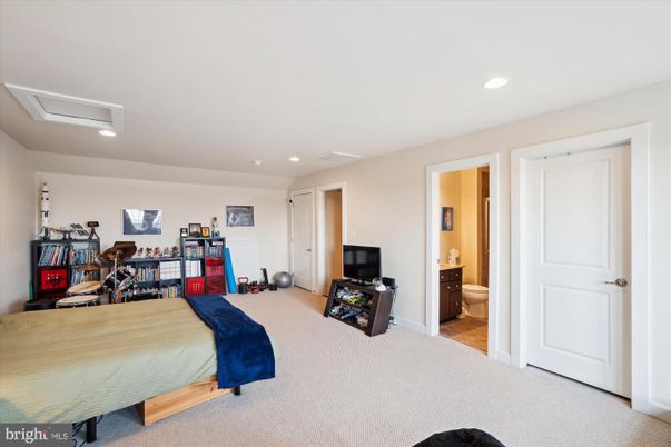 Bathroom, Bedroom, Interior, Recessed Lighting