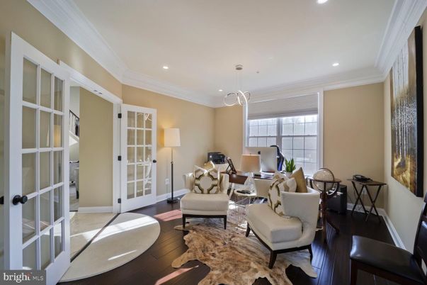 Interior, Living room, Pendant Lights, Recessed Lighting, Wood Texture Flooring