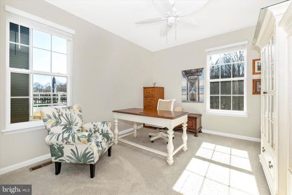 Home Office, Interior