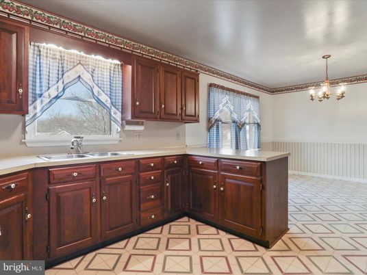 Chandelier, Interior, Kitchen