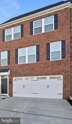Attached, Exterior, Facade, Brick Facade, Rowhouse