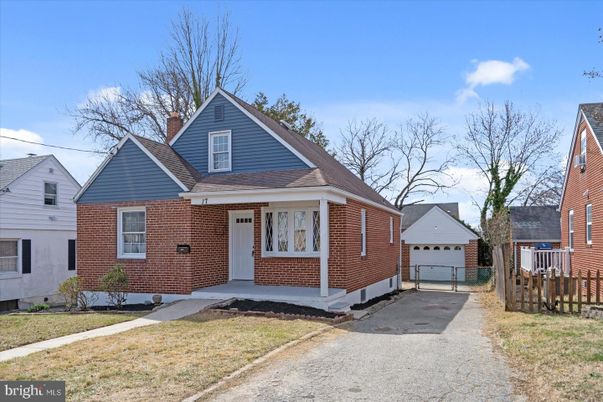 Detached Garage, Exterior, Facade, Brick Facade, Cape Cod